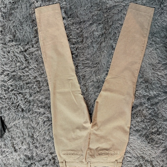 Women's Size 6 GAP Beige Checkered Dress Pants - Picture 2 of 3